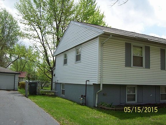 5th image of 334 E Maple Dr