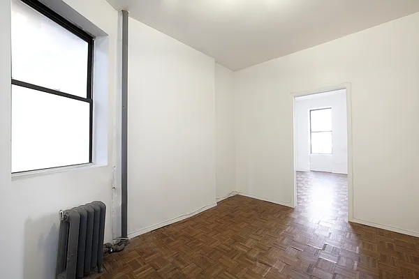 Rented by R New York | media 8