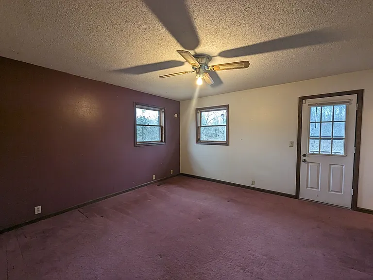 165 Sunnyside Dr — Photo 9