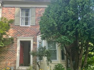 10 Highlands Ct, Owings Mills, MD 21117