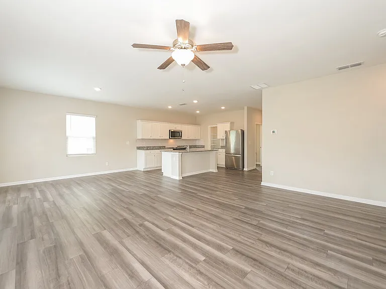 1111 Feldman Chase — Photo 4