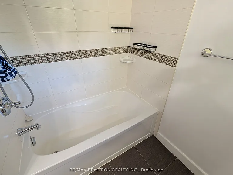 180 Church St S — Photo 15