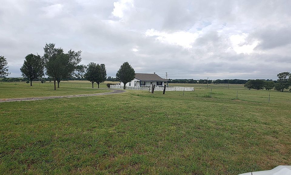 2nd image of 820 County Road 4850