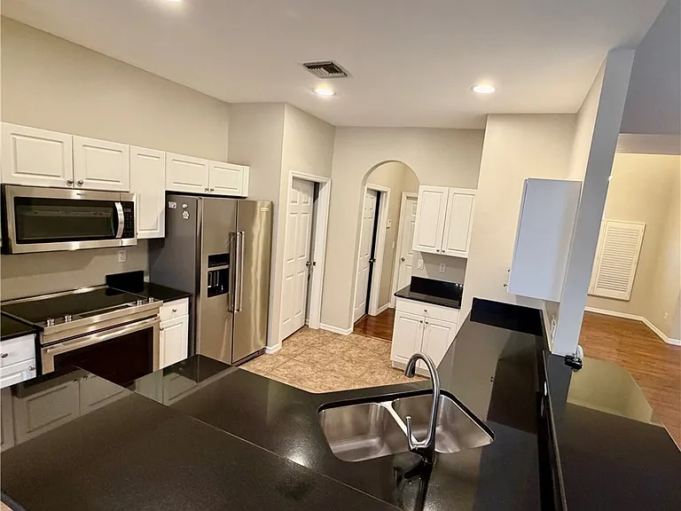 1466 Argyle Dr — Photo 23