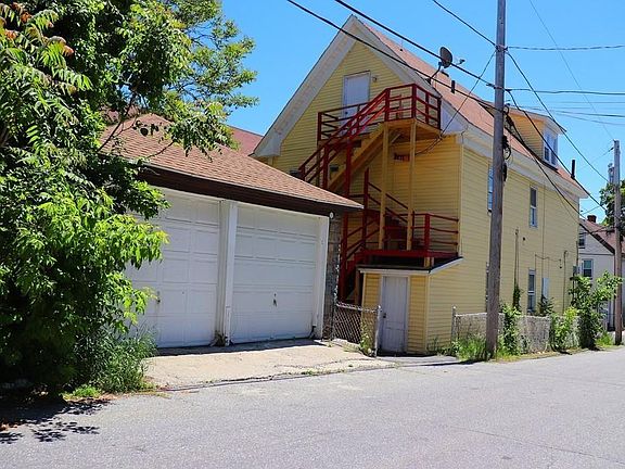 4th image of 887 Essex St