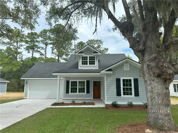 1016 Pine St, Darien, GA 31305