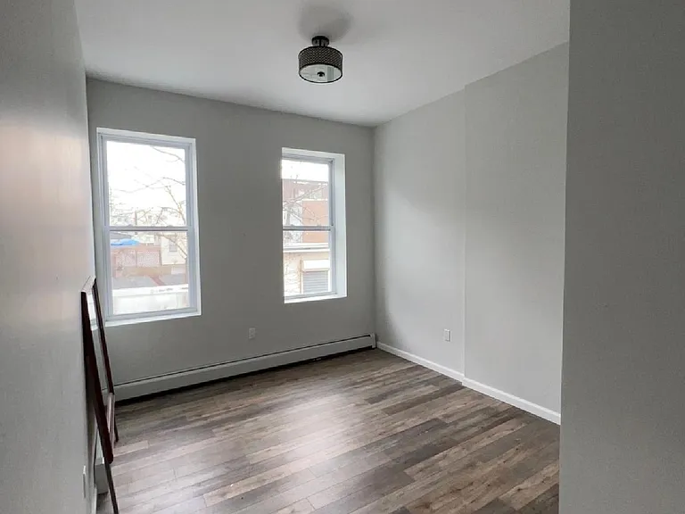 1112 Summit Ave #2 — Photo 10