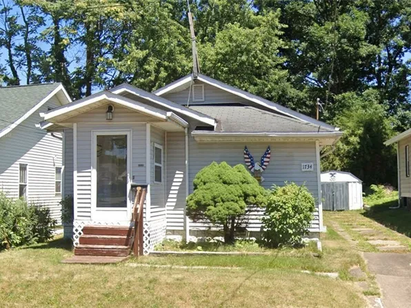 1734 Rowland Ave NE, Canton, OH 44705