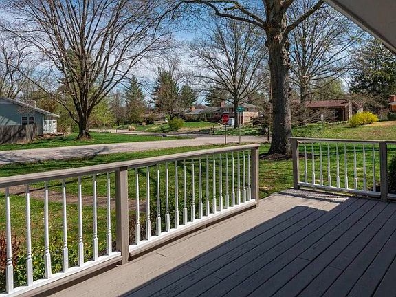 3rd image of 3644 E Park Ln