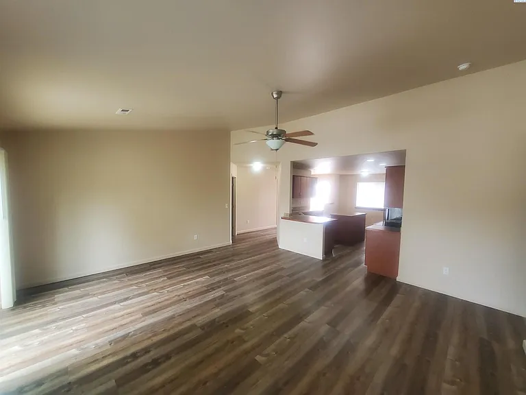 1666 Cactus Loop — Photo 4
