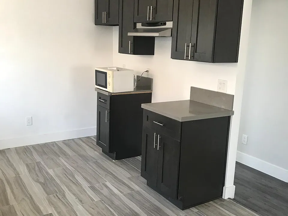 210 W 57th St