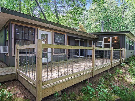 2nd image of 3123 Riverbend Trl