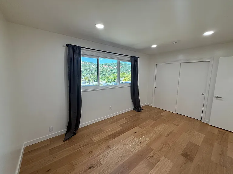 40 & 42 Leafwood Cir — Photo 9