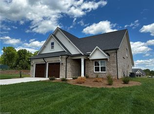 324 Grandworth Way, King, NC 27021