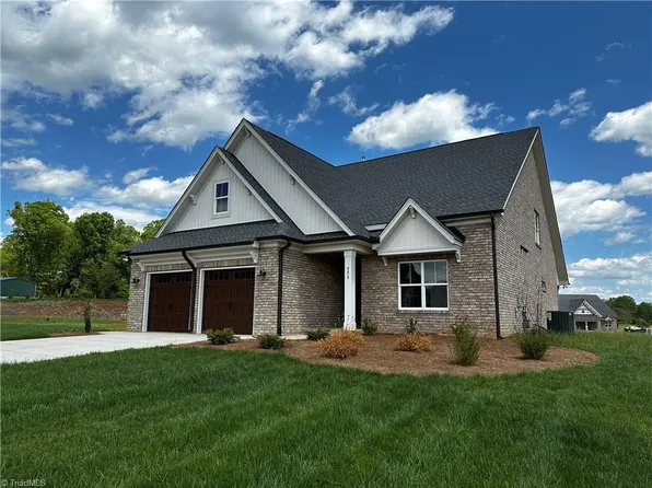 324 Grandworth Way, King, NC 27021