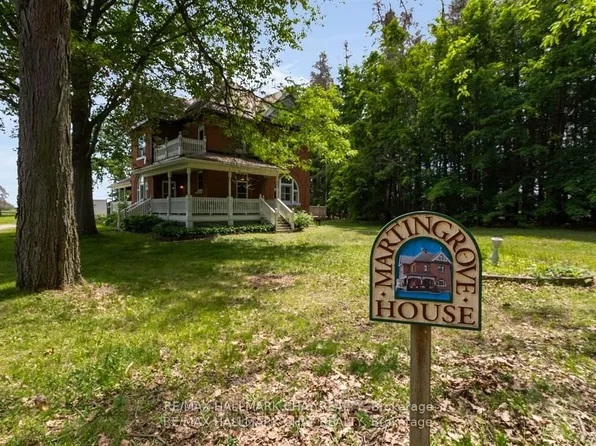1407 Flos Cres W #8, Springwater, ON L0L 1P0