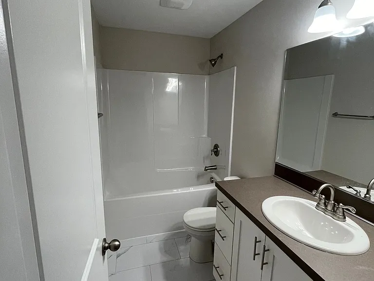 1401 Hardcastle Ave — Photo 8