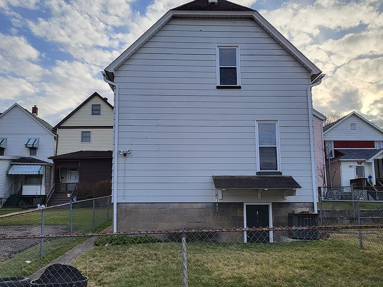 406 One 2 Emerson St — Photo 2