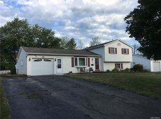153 Arcadia Pkwy, Rochester, NY 14612