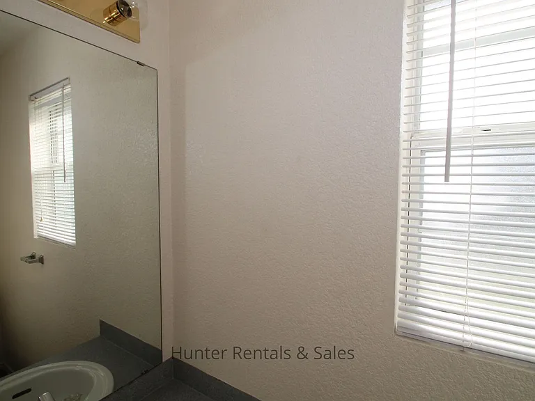 4506B Jeff Scott Dr — Photo 7