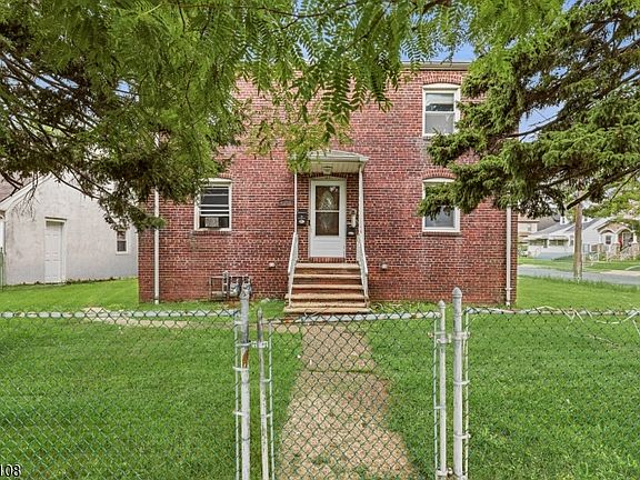 2nd image of 417 Adams St
