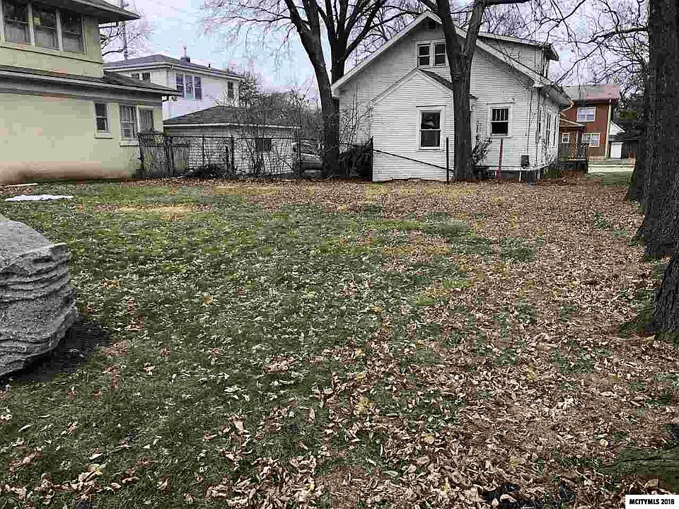 2nd image of 205 4th St NE