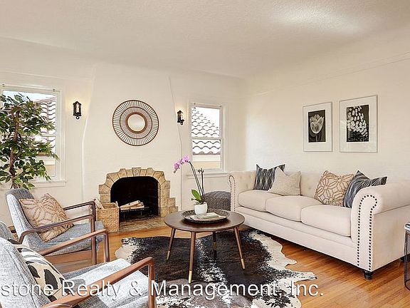 4th image of 1041 E Palm Ave