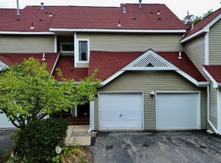 32 Pine Hollow Ct, Oak Ridge, NJ 07438