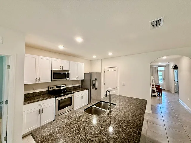 243 Meghan Cir — Photo 4