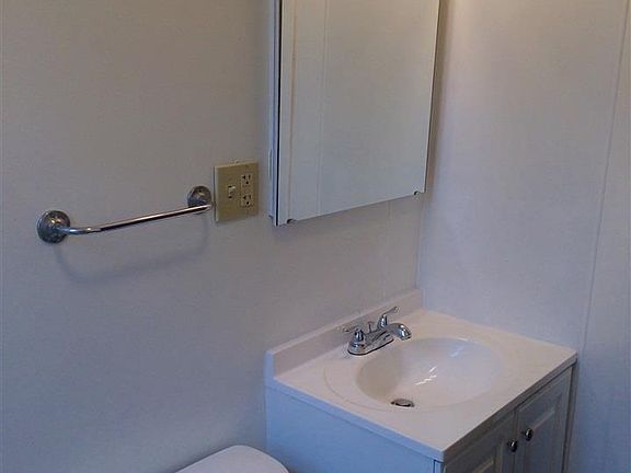 4th image of 612-614 N 6th Ave E