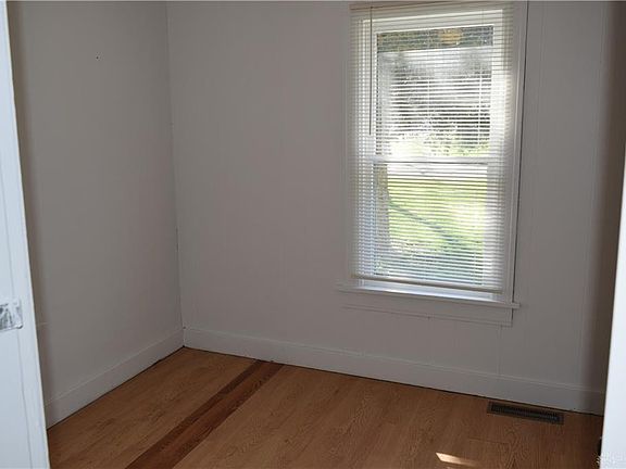 3rd image of 2619 Koehler Ave