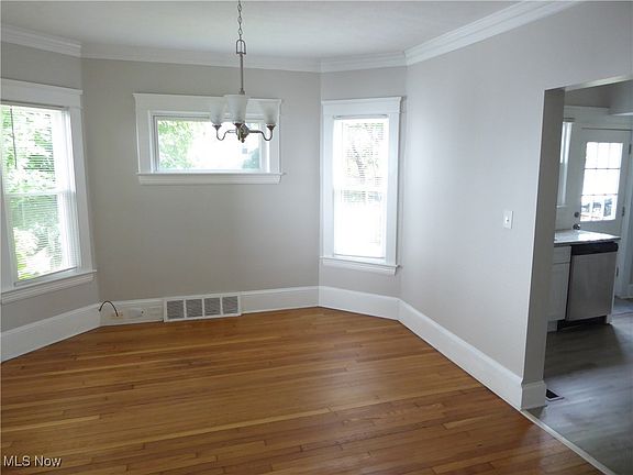 5th image of 3275 Hyde Park Ave