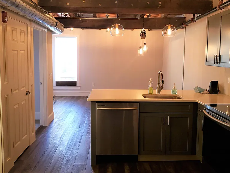 101 W Market St #302 — Photo 5
