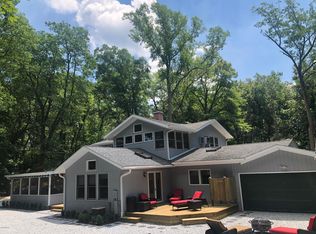 19322 Highland Dr, New Buffalo, MI 49117