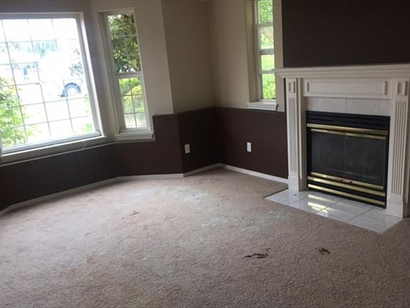 3rd image of 5520 23rd Ave NE