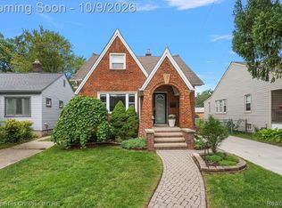 333 E Maplehurst St, Ferndale, MI 48220
