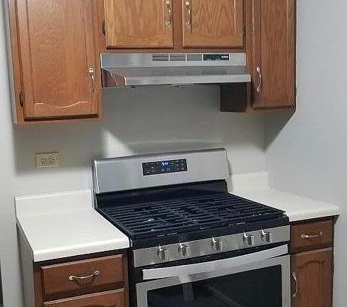 Self-cleaning oven/range and hood.
