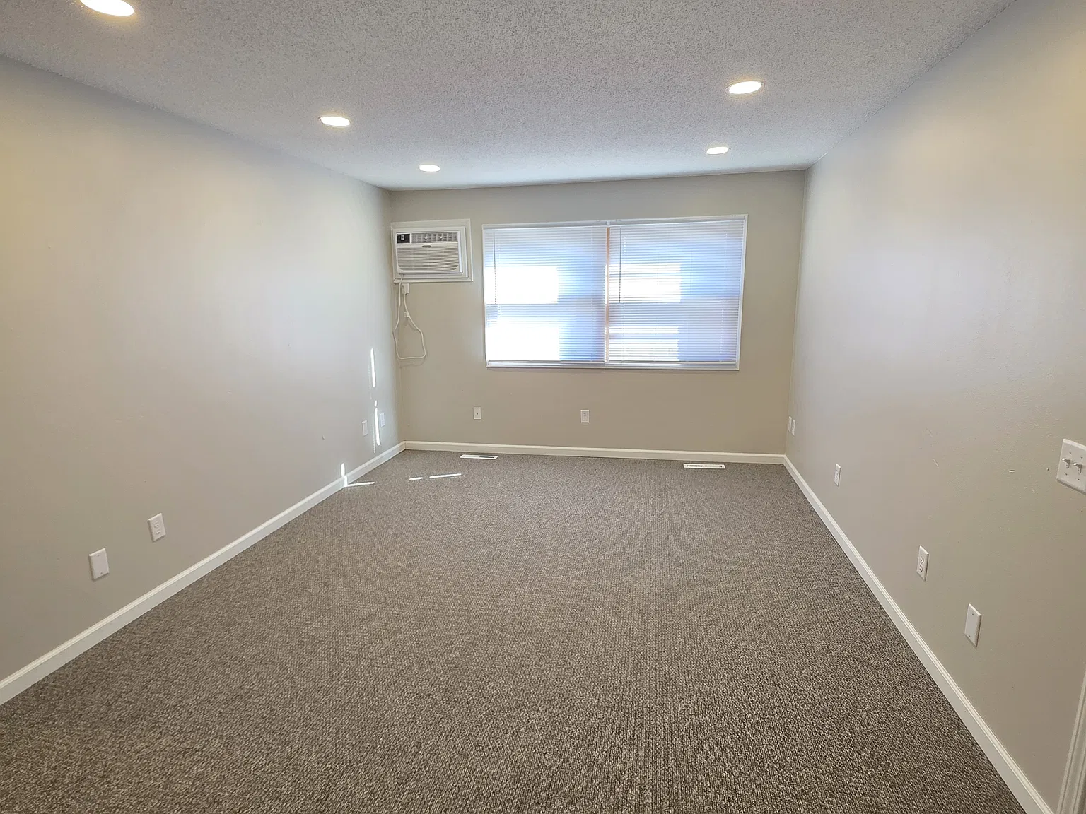 2 bed, 800 sqft, $825 — Photo 2