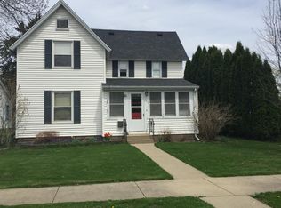 108 E Park St, Morrison, IL 61270