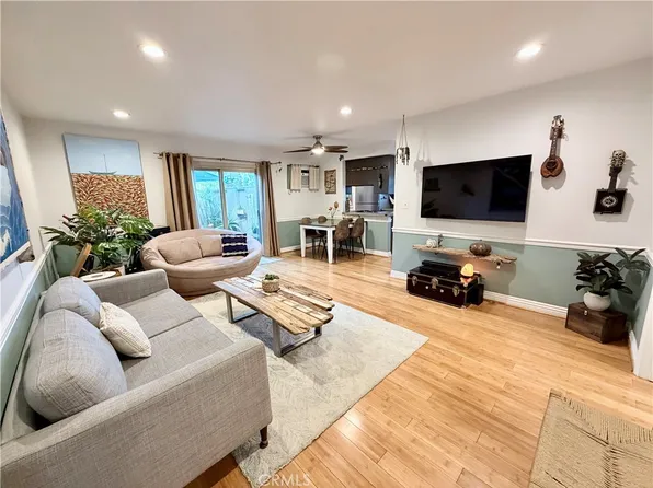 22030 Calvert St #2, Woodland Hills, CA 91367