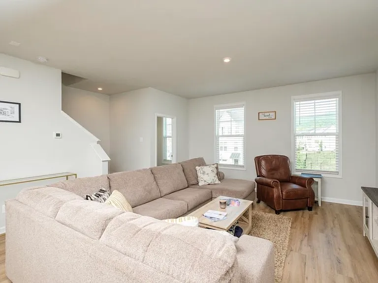 4413 Alston St — Photo 22