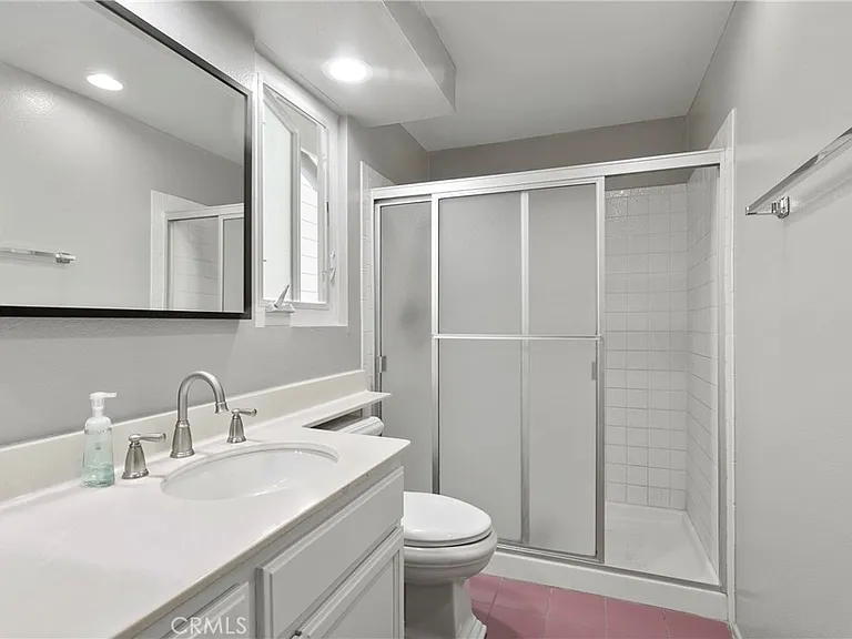 22181 Summit Hill Dr #28 — Photo 4