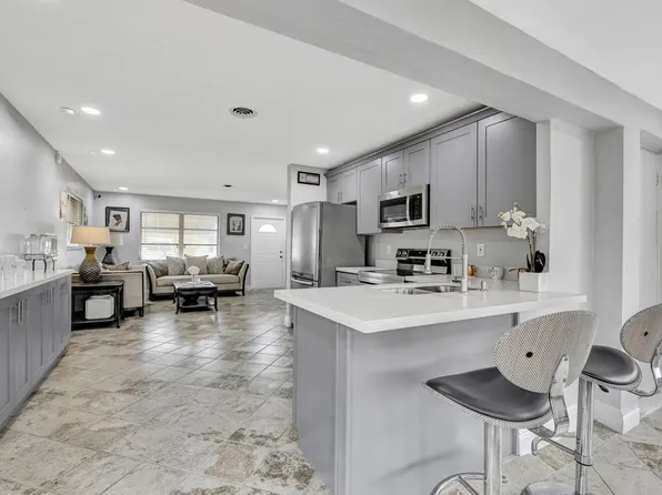 4901 NW 27th Way, Fort Lauderdale, FL 33309