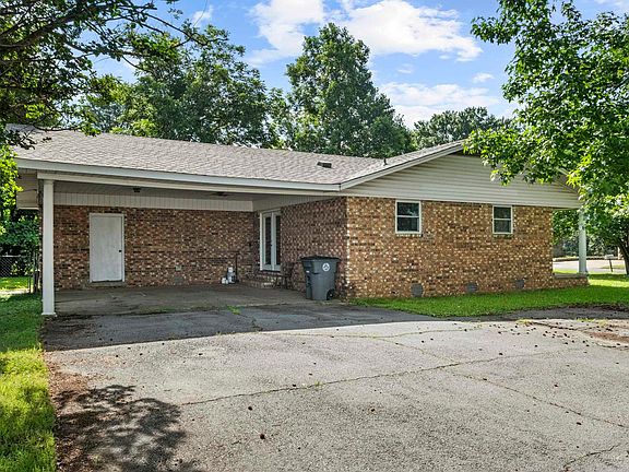 5th image of 76 Mohawk Dr