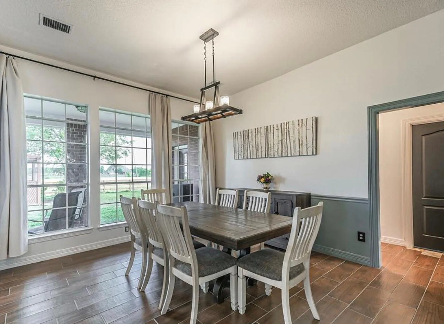 5 bed, 4.0 bath, 3644 sqft, $3,500 — Photo 3