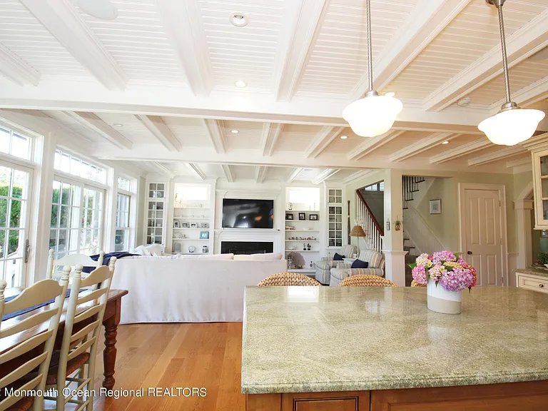 106 Stockton Blvd — Photo 8