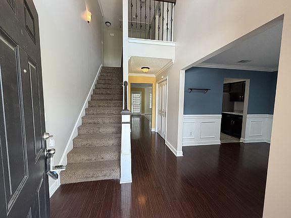 3rd image of 664 Piedmont Ave