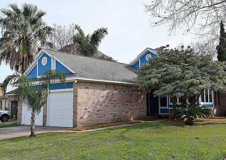 1st image of 76 Campeche Cir