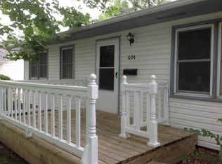 604 NW Gibson Rd, Lees Summit, MO 64063