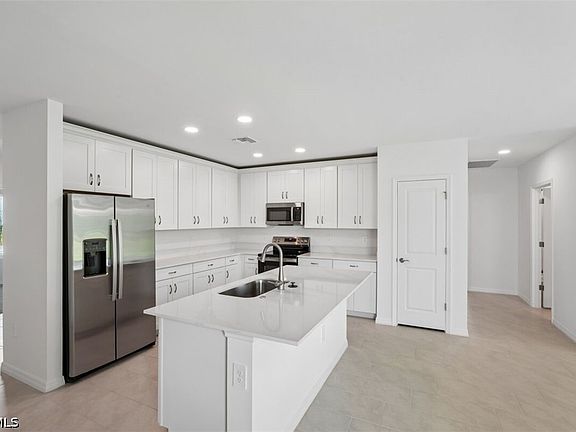 3rd image of 247 Lakeside Breeze Way